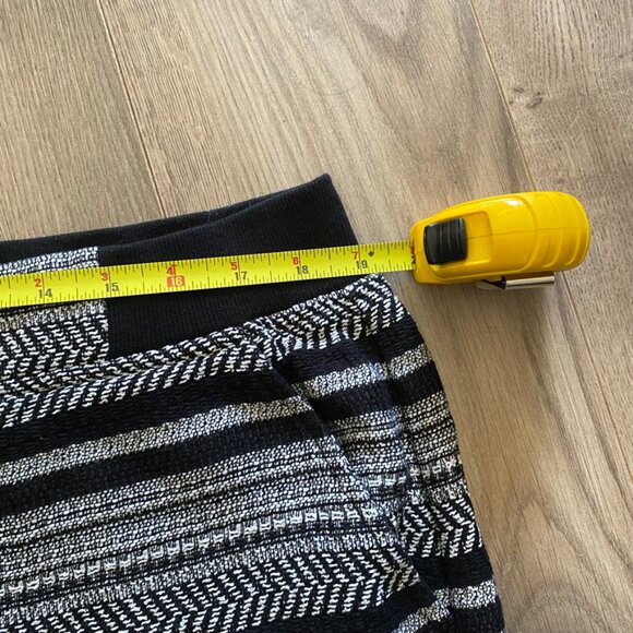 Lou & Grey (Loft) Black & Grey Knit Mini Skirt - Picture 7 of 10